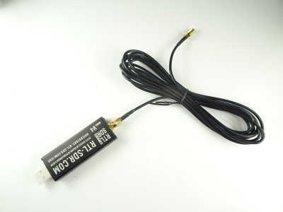 rtl-sdr-blog-v4-with-cable.jpg